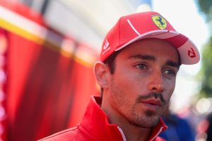 Addio improvviso in casa Ferrari: Leclerc gelato