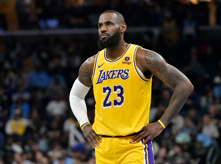 Addio ai Lakers per LeBron James: giocherà al fianco del figlio