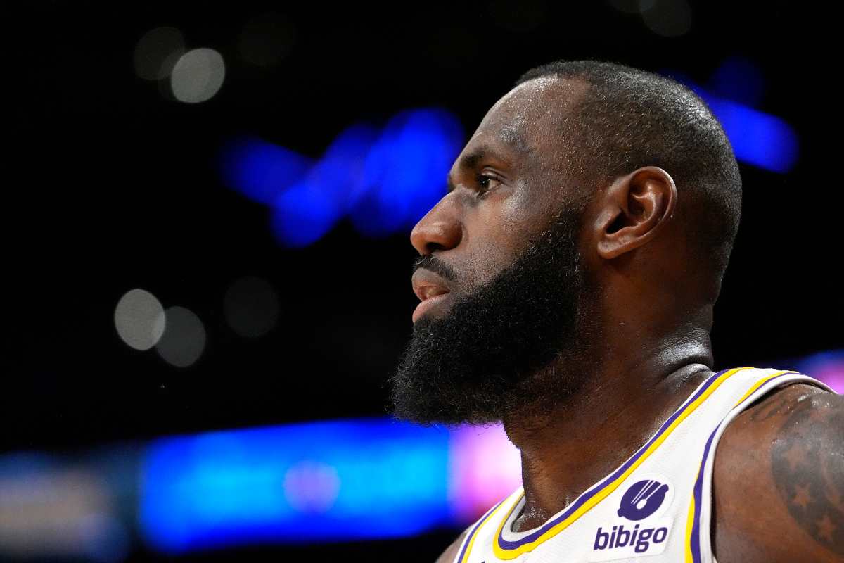 Scoppia il caso LeBron James: il cestista dei Lakers è una vera furia