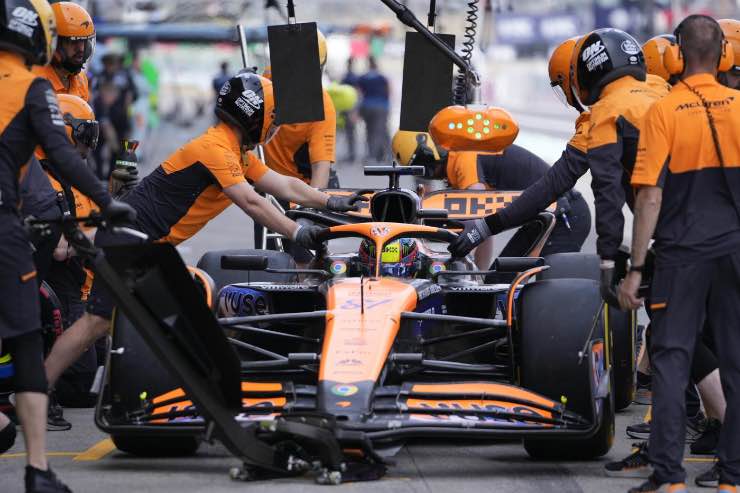 McLaren insegue la Ferrari