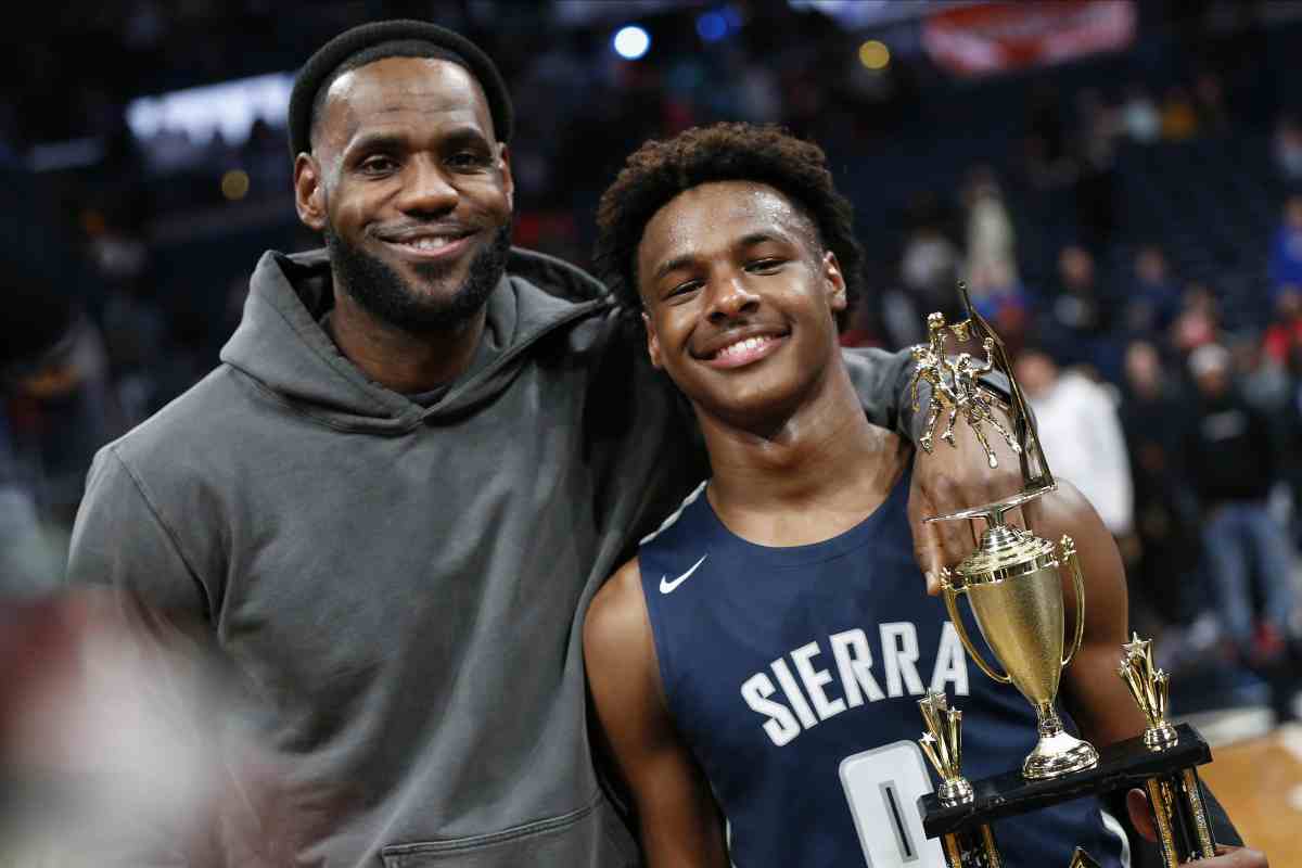 NBA, cinque club pensano a LeBron e Bronny James: uno è clamoroso