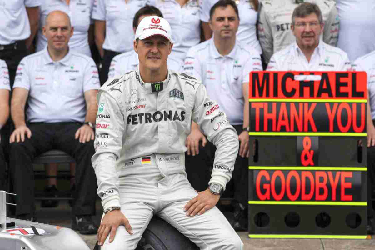 Verstappen accostato a Schumacher