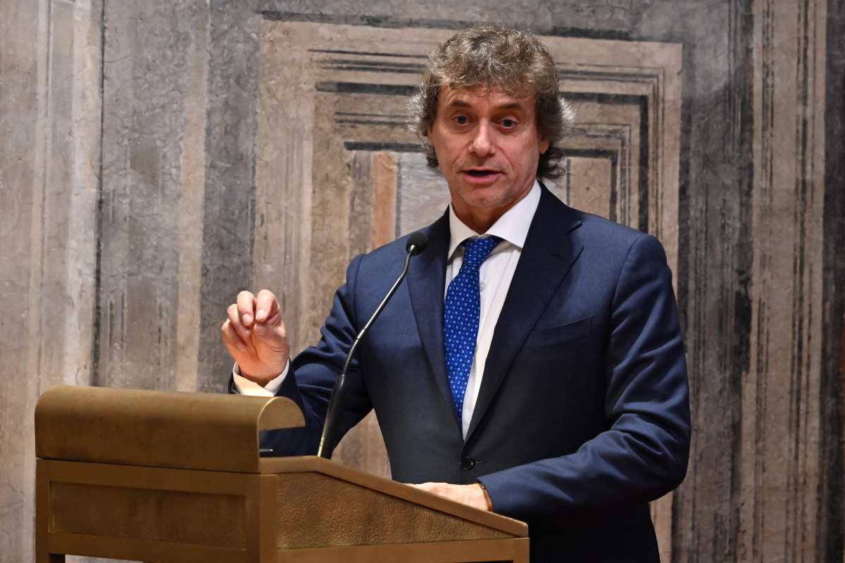 Alberto Angela osserva