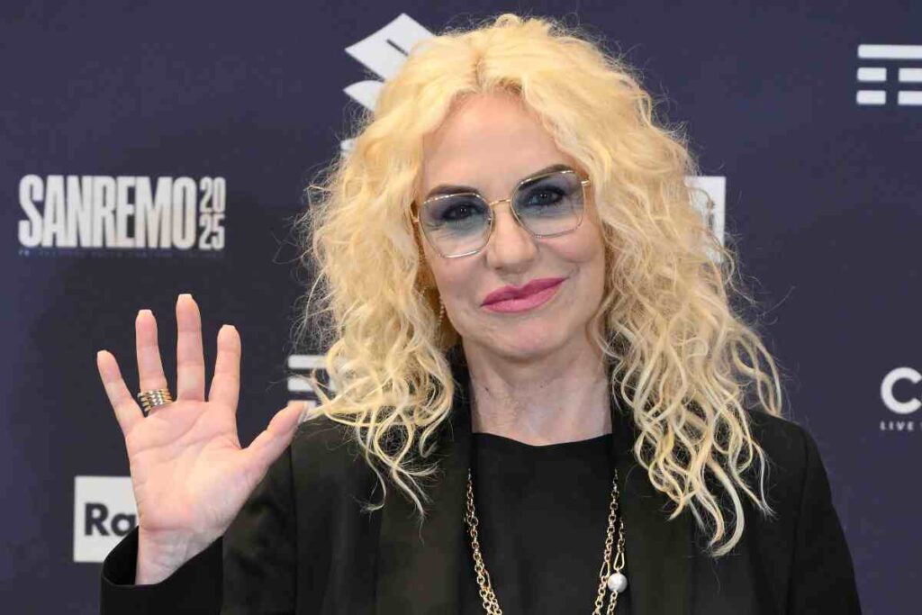 Antonella Clerici saluta