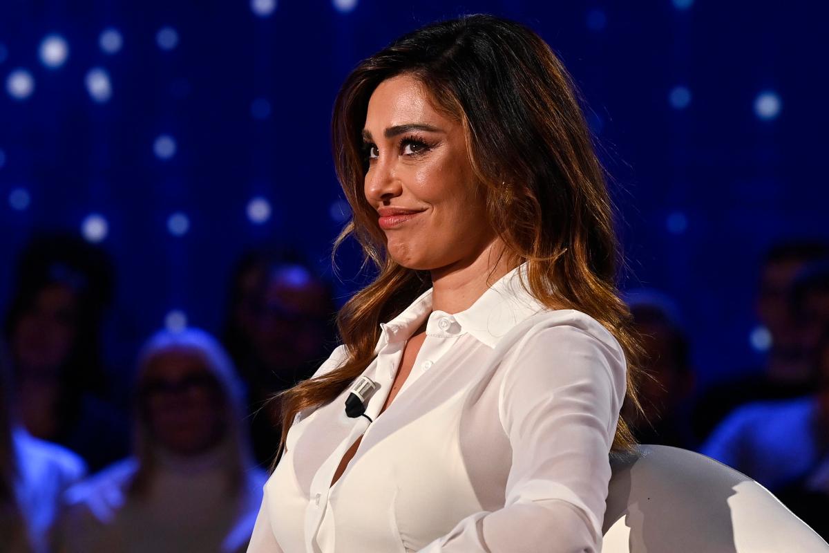 Belen Rodriguez sorride