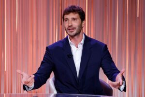 Stefano De Martino spiazzato