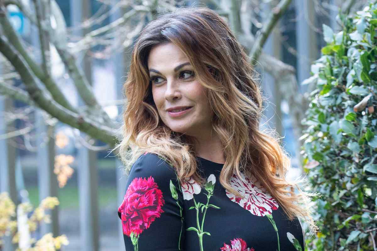Vanessa Incontrada sorride