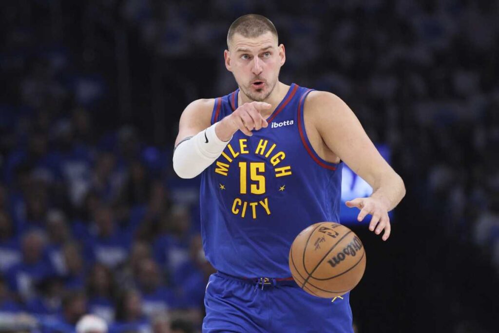 Nikola Jokic coi Debver Nuggets