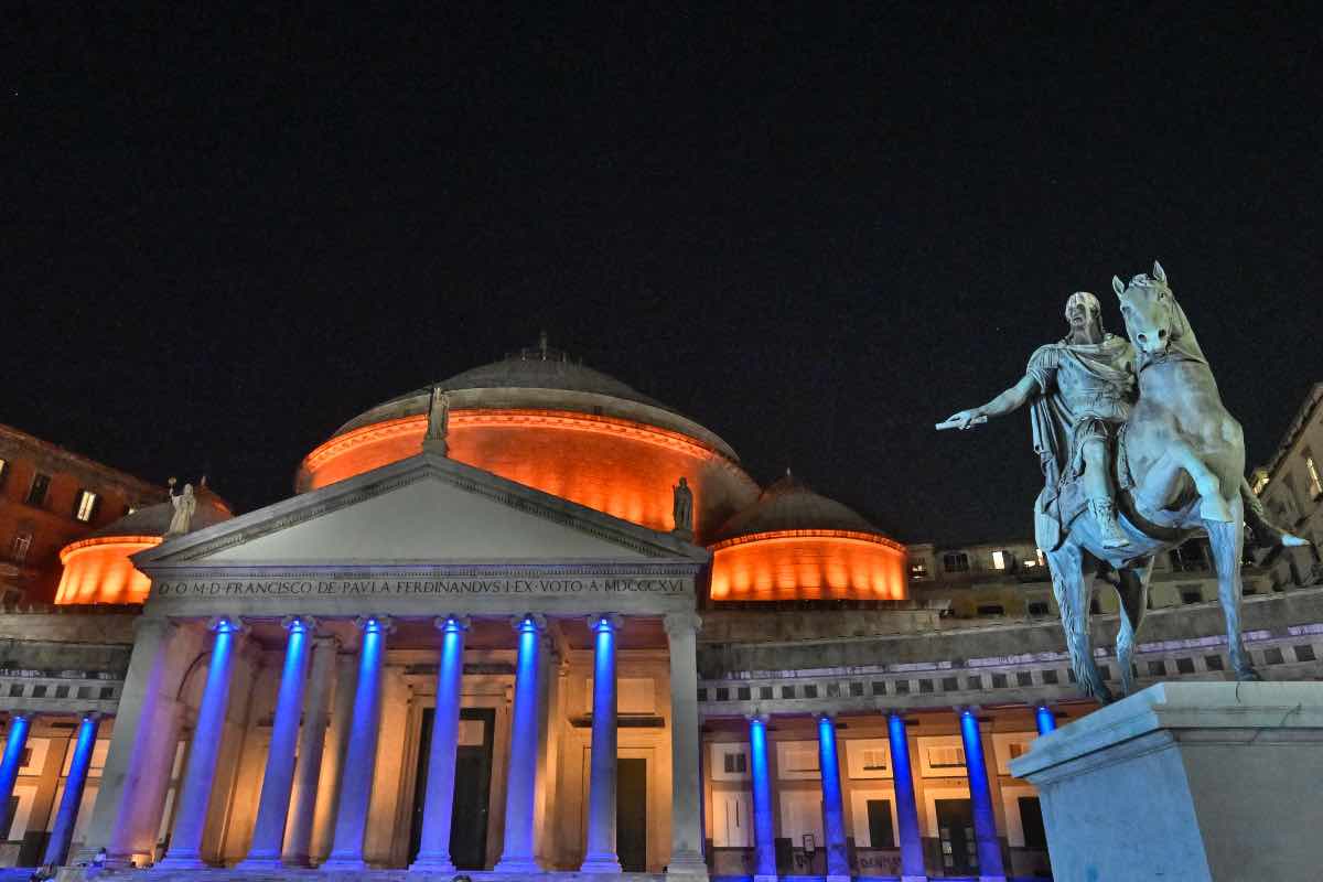 Piazza Plebiscito Napoli