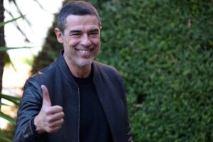 Alessandro Gassmann sorride