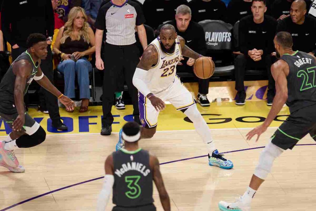 Le Bron James