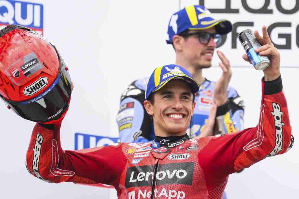 Marc Marquez festeggia la vittoria