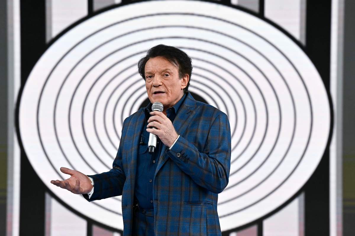 Massimo Ranieri canta